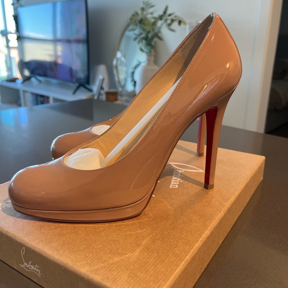 Christian Louboutin new simple pump 120 patent leather in nude.